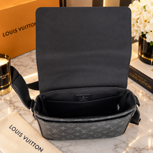 Louis Vuitton Messenger Bag